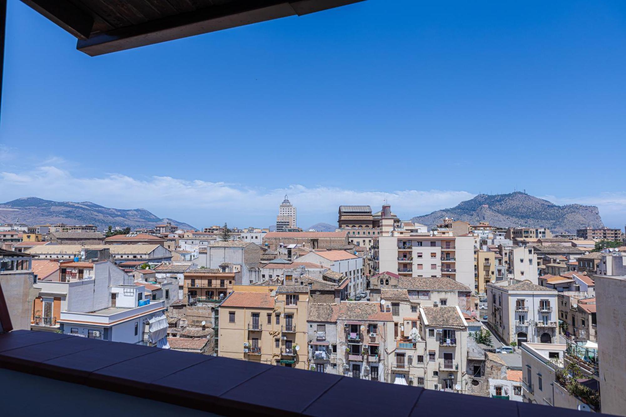 Vanda's Terrace * Palermo